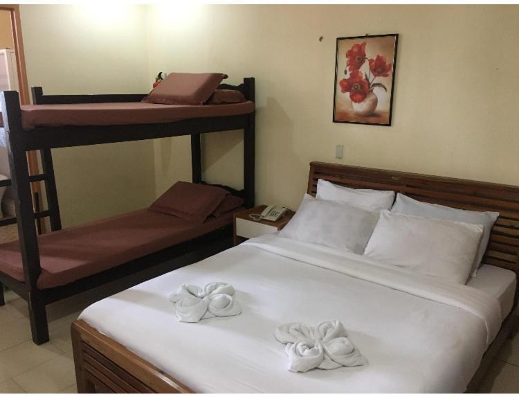 Joyful Island Hostel - Cebu City Экстерьер фото